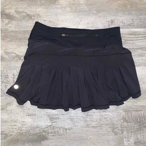 Lululemon Skirt !! Never been worn!!
